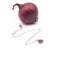collana con ciondolo in resina e buccia di cipolla rossa
