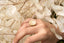 Anello con foglia di Lunaria e dettagli in foglia dorata