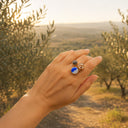 Anello aperto in ottone con sabbia, foglie e fiori d'ulivo e intonaco