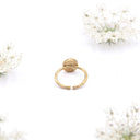 Anello in ottone con fiore di carota selvatica