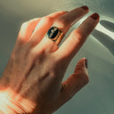 Anello a fascia regolabile in ottone con fuliggine e foglie d'oro