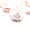 collana con ciondolo in resina e buccia d'aglio