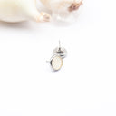 orecchini a lobo con buccia di cipolla bianca