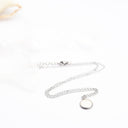 collana con ciondolo in resina e buccia di cipolla bianca