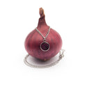 collana con ciondolo in resina e buccia di cipolla rossa