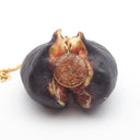 Collana con ciondolo in resina e fico