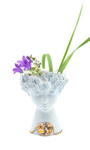 Collana con ciondolo in resina e fiori primaverili