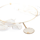 Girocollo con pendente di foglia Lunaria e dettagli dorati