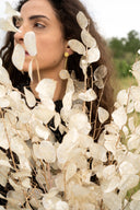 Orecchini pendenti con foglia di lunaria