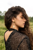 Orecchini pendenti con foglia di lunaria