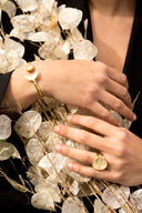 Anello con foglia di Lunaria e dettagli in foglia dorata