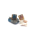 Orecchini a lobo con sasso marino e plastica