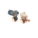 Orecchini a lobo con sasso marino e plastica