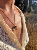 Collana con ciondolo in resina e fiori di non ti scordar di me
