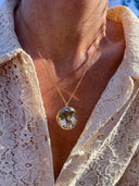 Collana con ciondolo in resina e fiori di non ti scordar di me