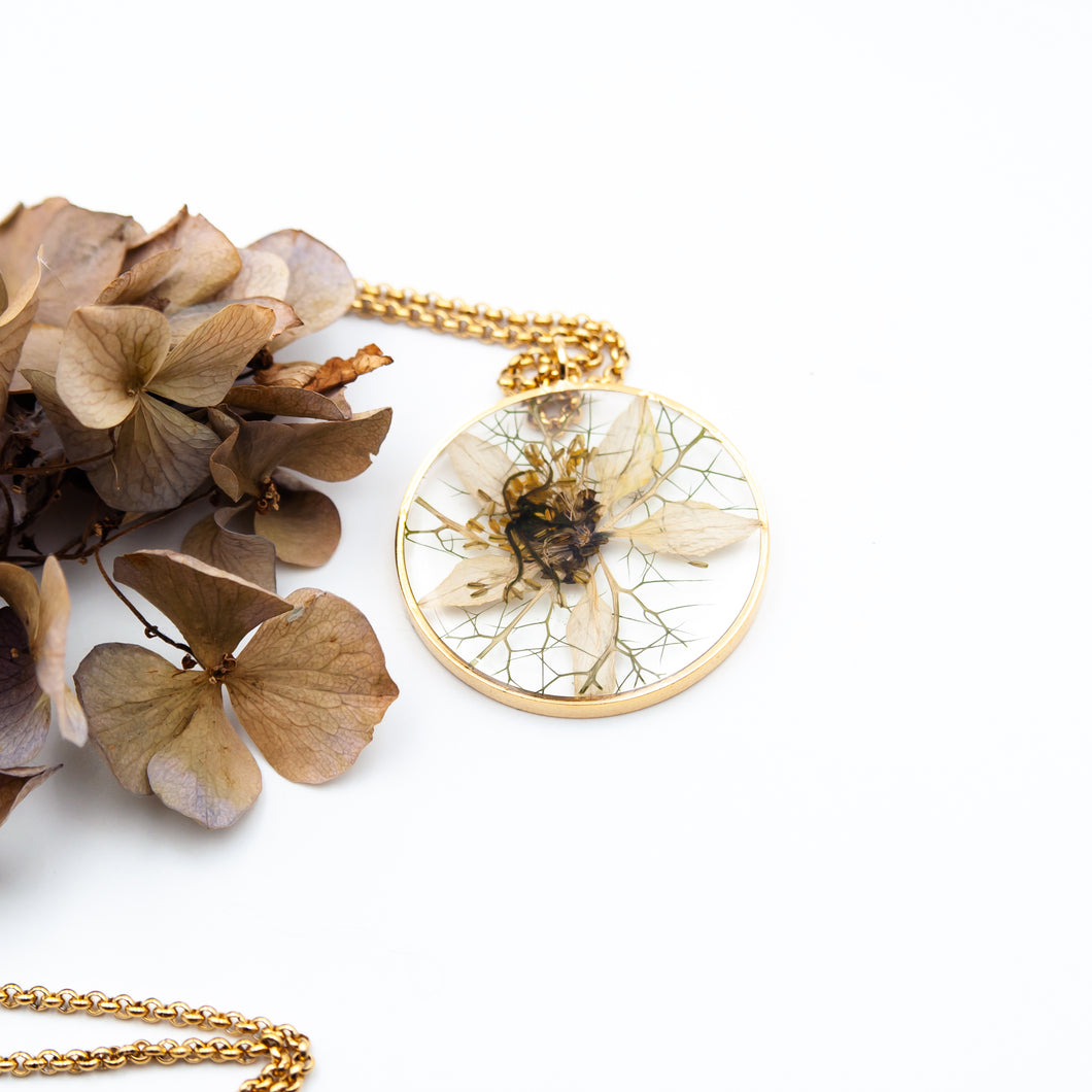 Wild carrot flower pendant and necklace