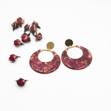 Load image into Gallery viewer, Hoop earrings with red roses and gold leaves in resin
