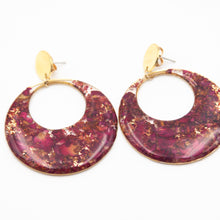 Load image into Gallery viewer, Hoop earrings with red roses and gold leaves in resin
