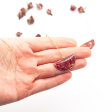 Load image into Gallery viewer, Pendant earrings with half moon in resin, decomposed red roses and gold leaves
