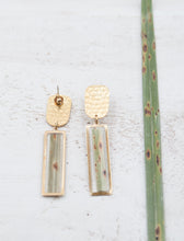 Load image into Gallery viewer, Drop earrings with palm leaf inserts
