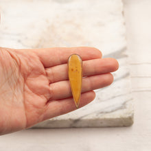 Load image into Gallery viewer, Pendant earrings in resin with bamboo leaf
